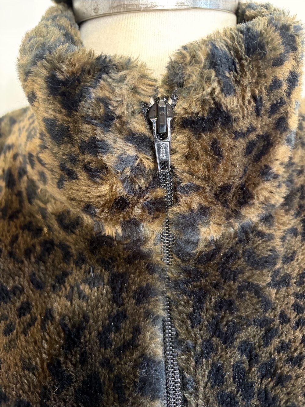 🇨🇦JEAN WORKS & COMPANY Vintage Faux Fur Leopard Print Vest - SIZE LARGE - Picture 4 of 10